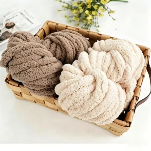 China Factory Direct Polyester Chenille Knitting Yarn Fancy Yarn Soft Fluffy 2 cm Chunky Yarn Handmade Blanket