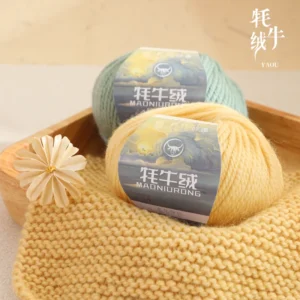 DIY Handwoven Autumn Winter Blended Yarn Made of Animal Fibers with 60% Yak Wool and 40% Polyester Fiber
