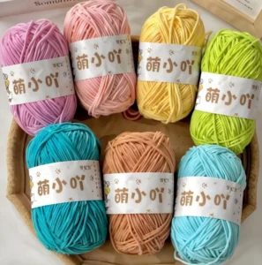 Factory Direct 100% Polyester Chenille Fancy Yarn Hand Woven Knitting Yarn with Dyed Pattern