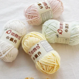 Factory Direct Eco Friendly Machine Washable 100 Polyester Skein Friendly Knitting Chenille Fancy Yarn