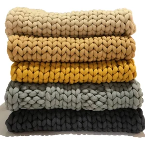 Factory Direct Sales Modern Recycled Polyester Heavy Chunky Yarn for Knitted Blanket Eco Friendly Super Soft Four Seasons