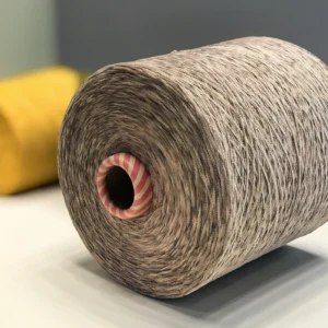 Factory Direct Sales of High Quality Colored Chenille Yarn Solution Dyed 0.1 40 NM 100% Polyester