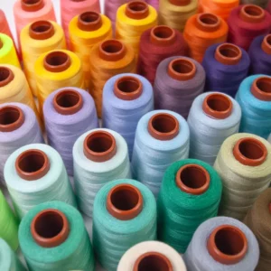 Factory Sale Sewing Thread 40/2 800yds 100% Polyester Embroidery Thread Dyed Yarn for Sewing Quilting Needlework