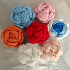 Handmade Crochet Red Rose Hand Yarn Bouquet Ornament with Beads Nice Plants Hand Woven Roses Artificial Flowers