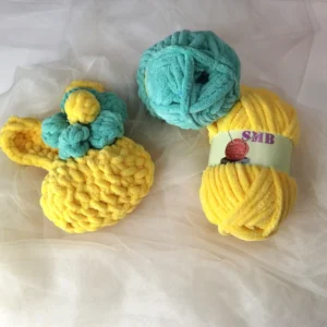 Manufacture Hand Knitting Thick Chenille Yarn 100% Polyester Fancy Yarn Super Soft Chenille Chunky Yarn